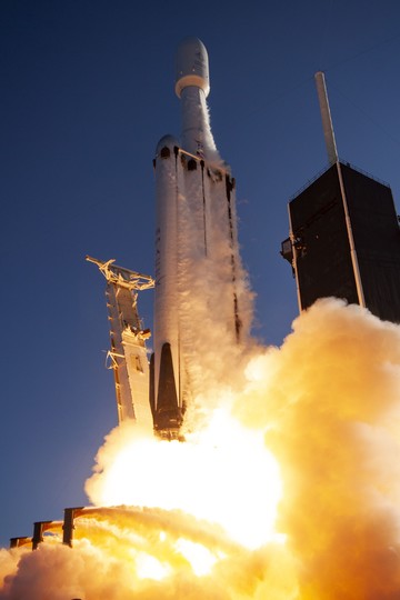 Falcon Heavy launching during the day, from a public domain USAF photo